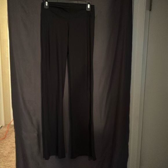Victoria's Secret Pants - Victorias Secret yoga pants